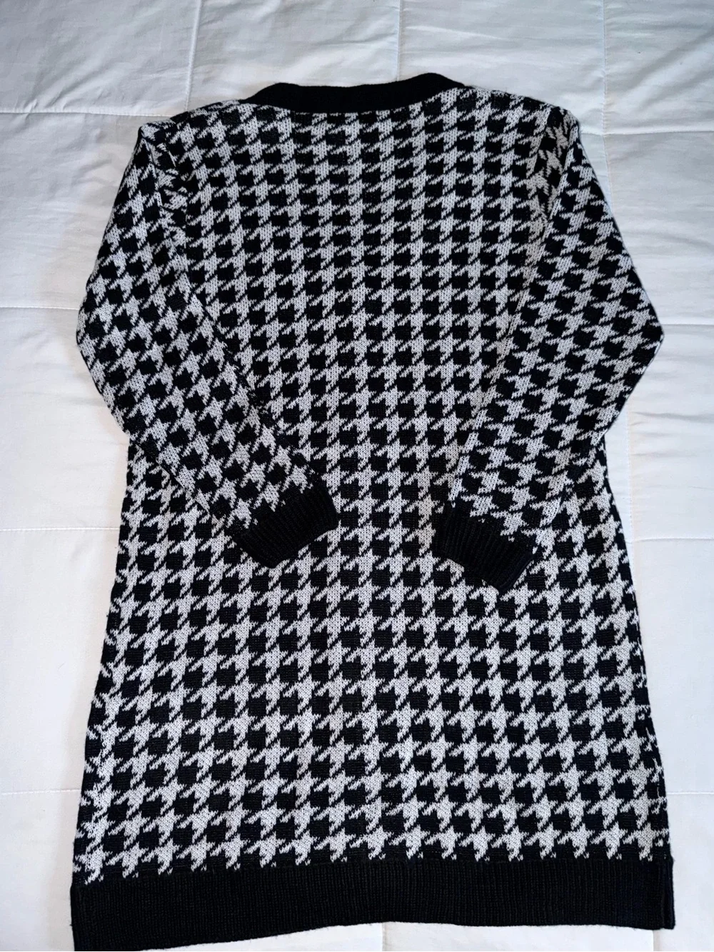 Women’s Black and White Houndstooth Long Cardigan Sweater - 1X
